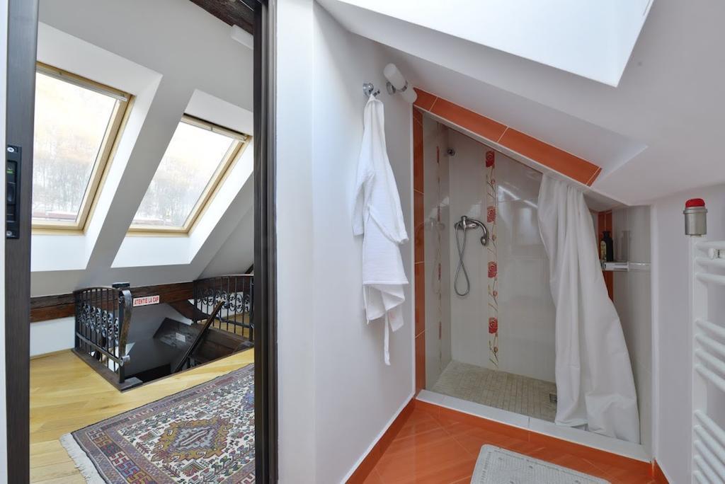 Kronhaus Brašov Pokoj fotografie
