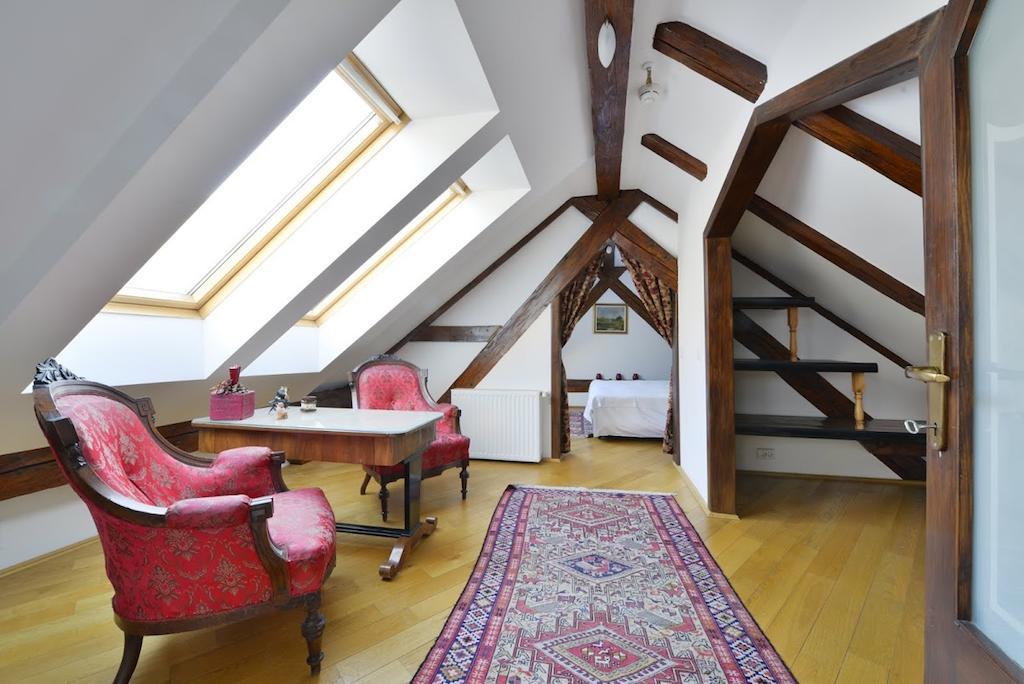 Kronhaus Brašov Pokoj fotografie